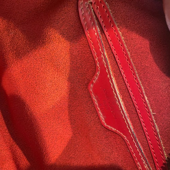LOUIS VUITTON Epi Soufflot Castillan Red - Picture 6 of 9